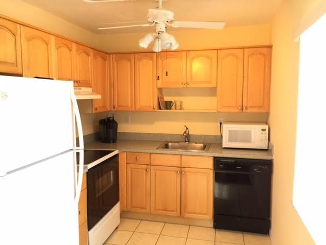 Recently Rented: $1,000 (2 beds, 2 baths, 907 Square Feet)