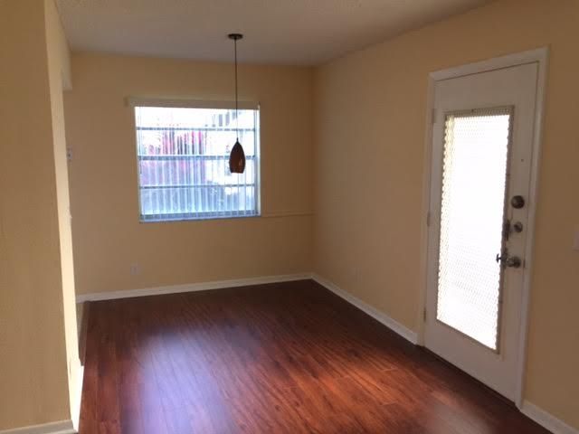Recently Rented: $1,000 (2 beds, 2 baths, 907 Square Feet)