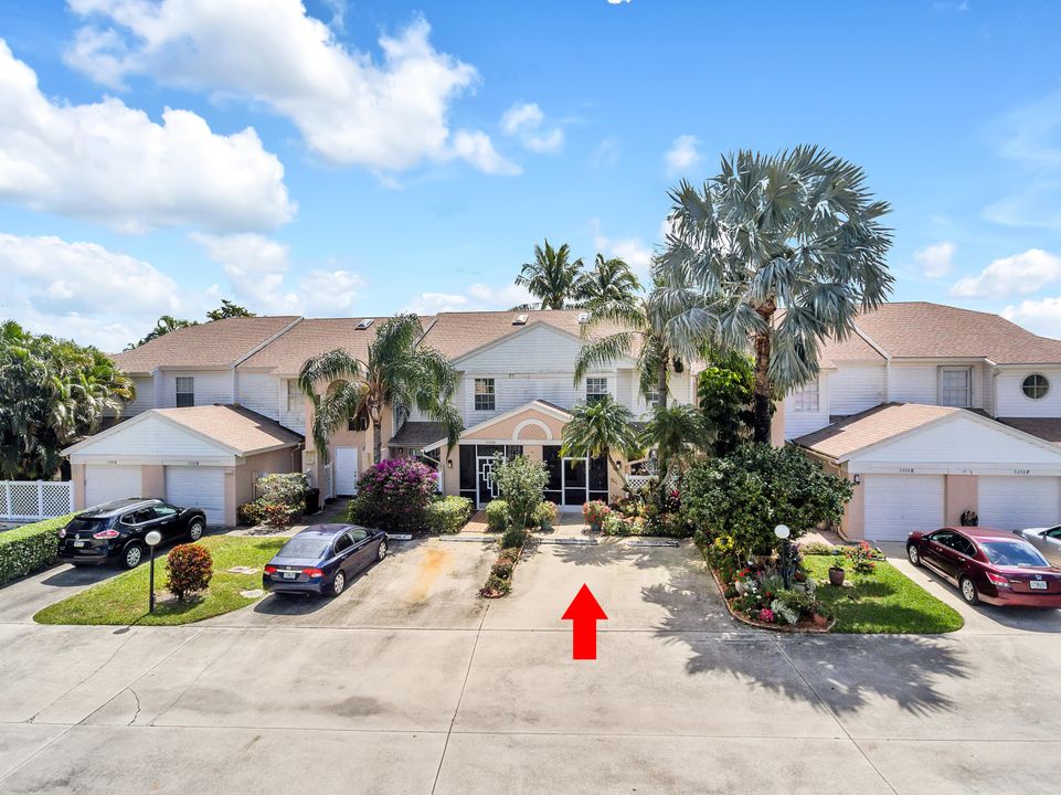 Recently Sold: $274,500 (3 beds, 2 baths, 1956 Square Feet)