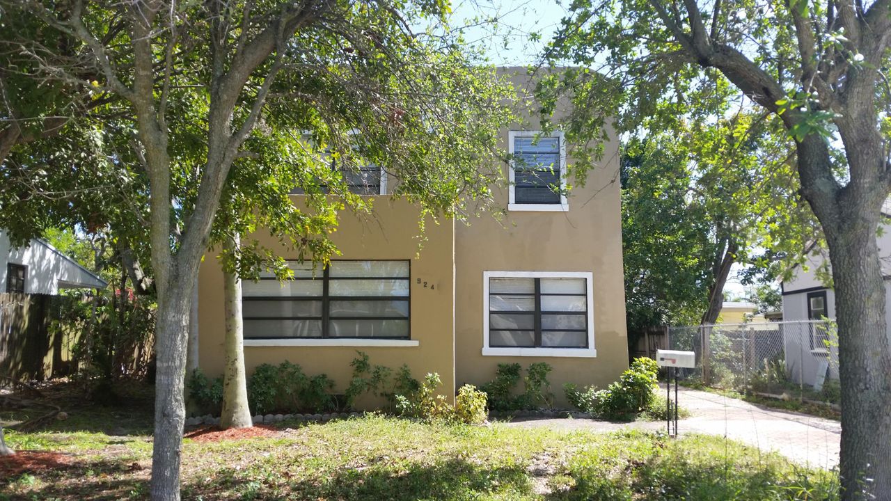 Recientemente alquilado: $1,700 (3 camas, 1 baños, 1152 Pies cuadrados)