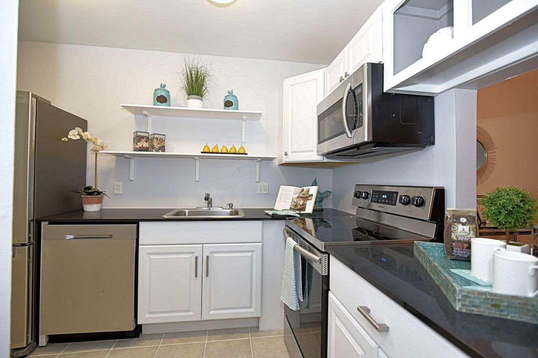 Recently Rented: $1,200 (1 beds, 1 baths, 861 Square Feet)