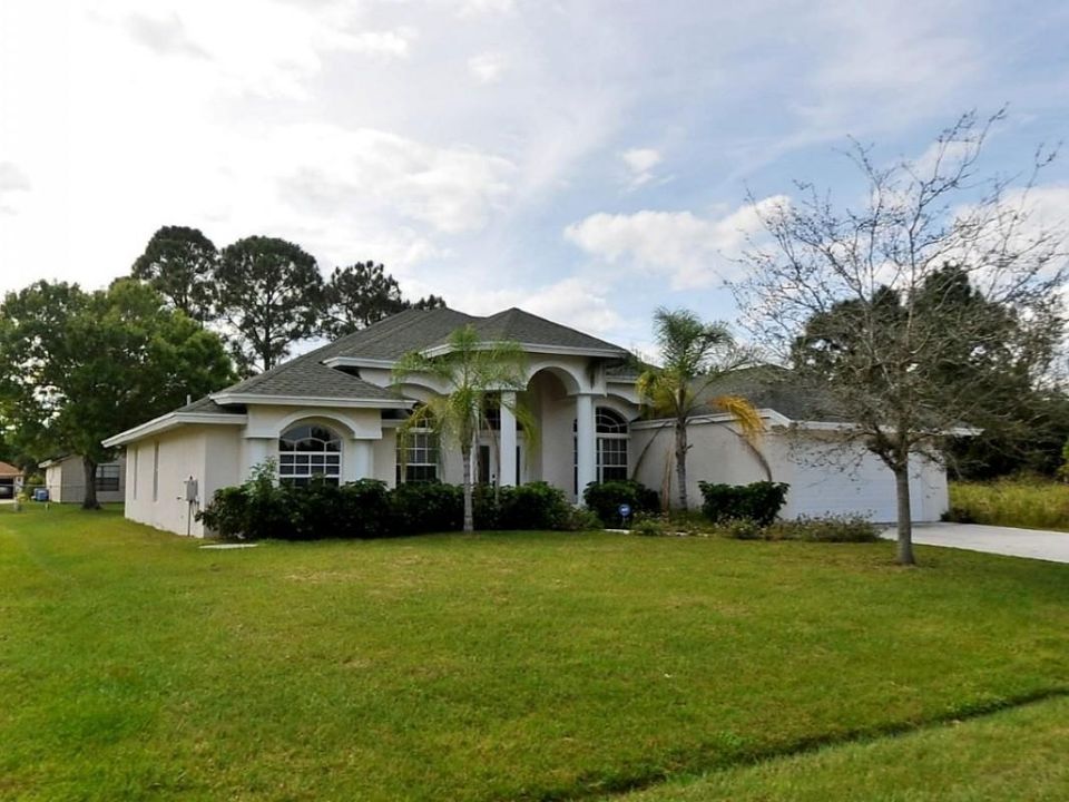 Recently Rented: $1,700 (4 beds, 2 baths, 2056 Square Feet)