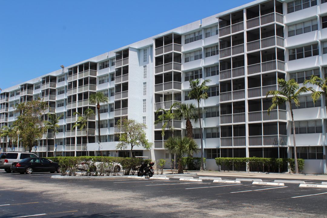 Vendido Recientemente: $42,000 (1 camas, 1 baños, 785 Pies cuadrados)