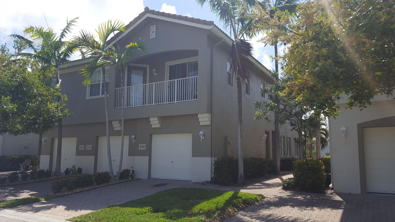 Recently Sold: $133,500 (2 beds, 2 baths, 1022 Square Feet)
