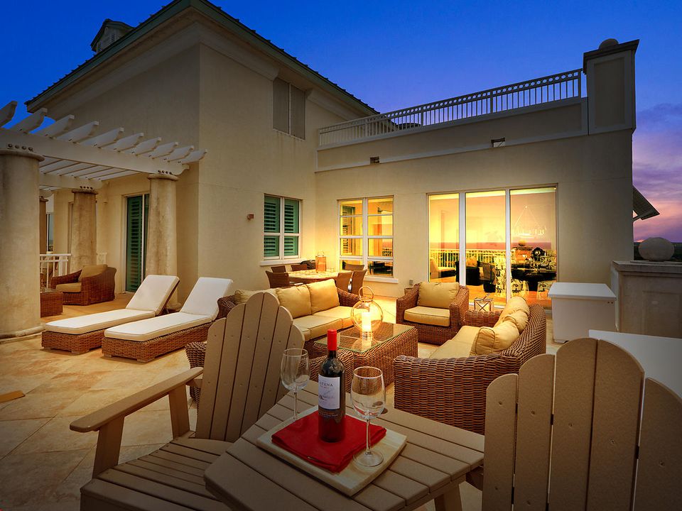 Vendido Recientemente: $935,000 (3 camas, 3 baños, 1770 Pies cuadrados)