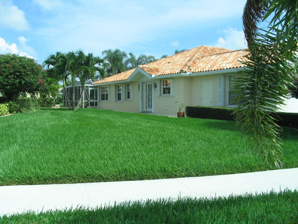 最近售出: $295,900 (2 贝兹, 2 浴室, 1610 平方英尺)