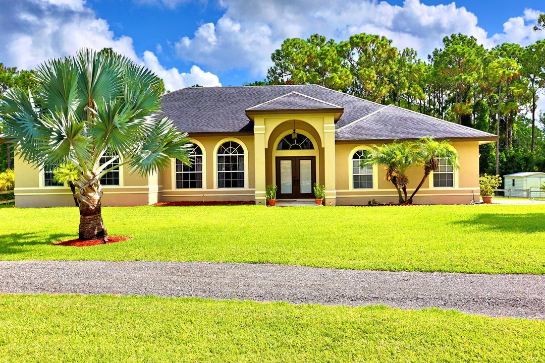 Recently Sold: $439,000 (4 beds, 2 baths, 2407 Square Feet)