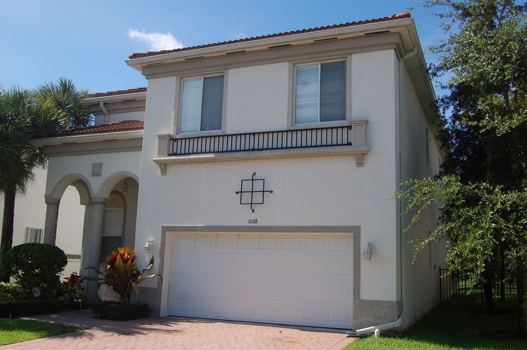 Recently Rented: $2,450 (4 beds, 3 baths, 2702 Square Feet)