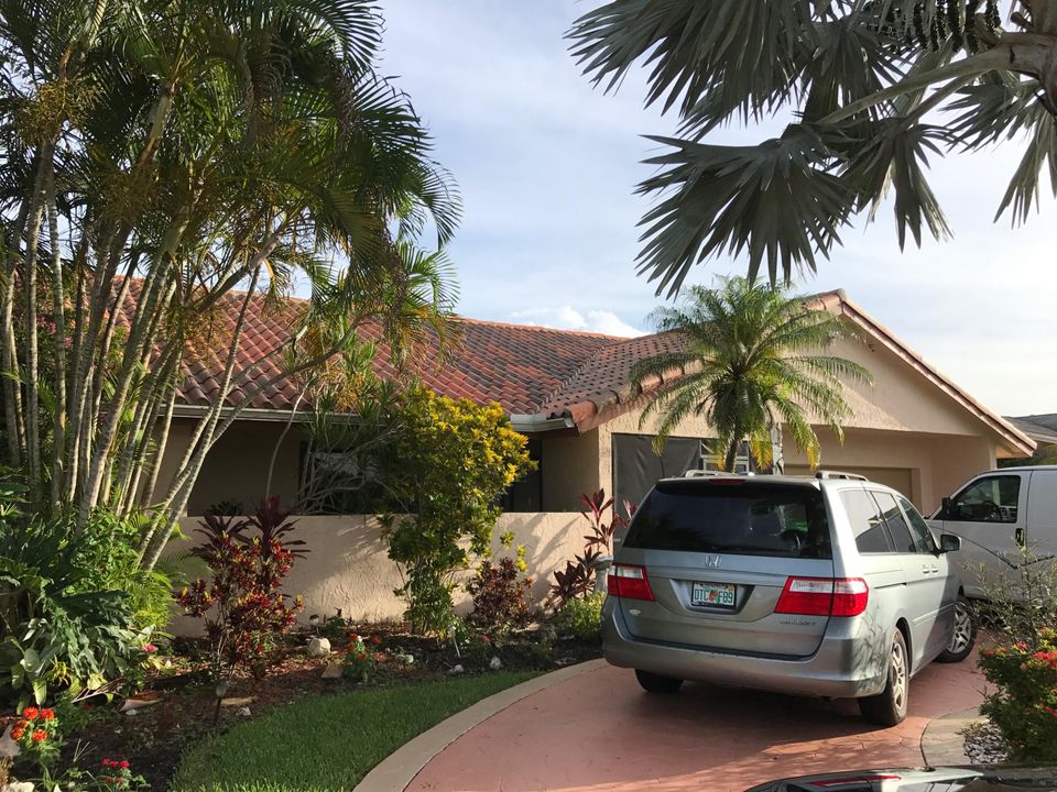 Recently Sold: $339,999 (4 beds, 2 baths, 1821 Square Feet)