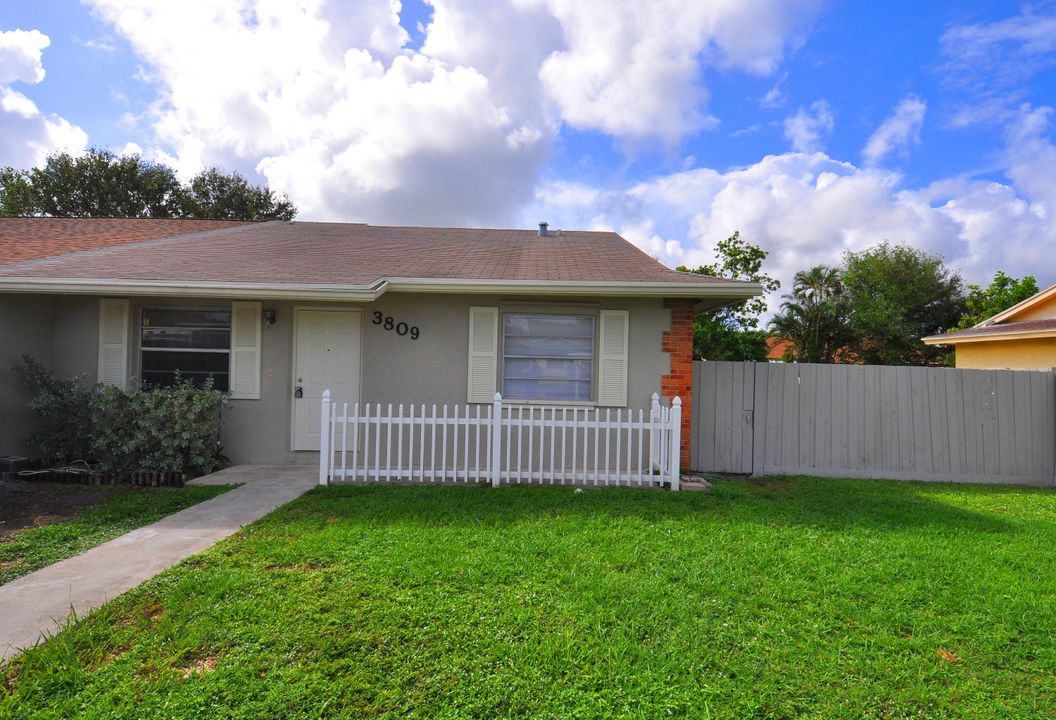 Vendido Recientemente: $172,500 (3 camas, 2 baños, 1284 Pies cuadrados)