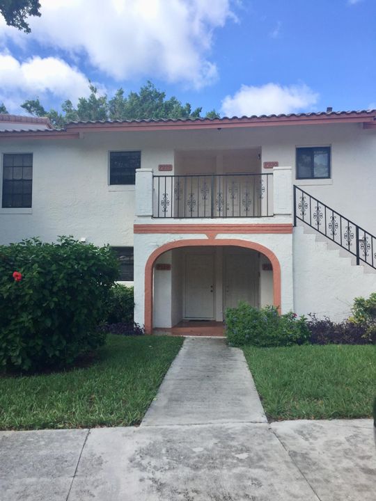 Recently Sold: $175,000 (2 beds, 2 baths, 935 Square Feet)