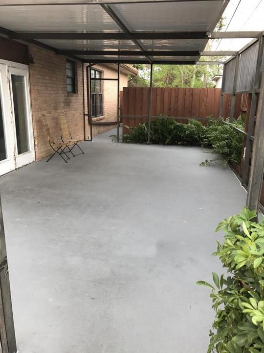 Recently Rented: $1,600 (3 beds, 2 baths, 1700 Square Feet)