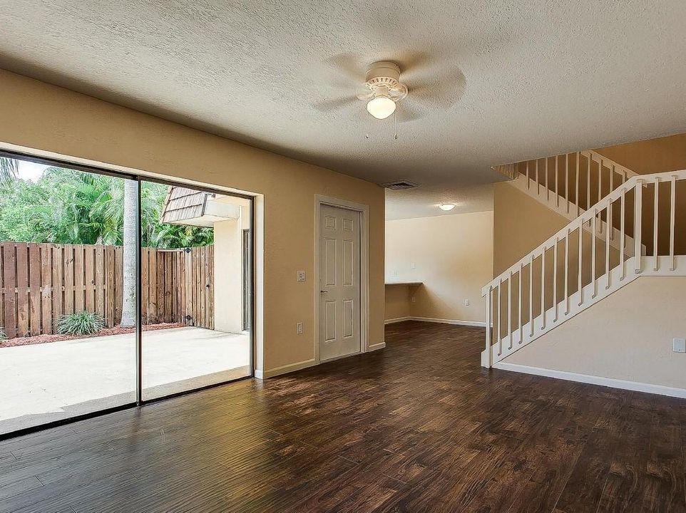 Vendido Recientemente: $190,000 (3 camas, 2 baños, 1488 Pies cuadrados)