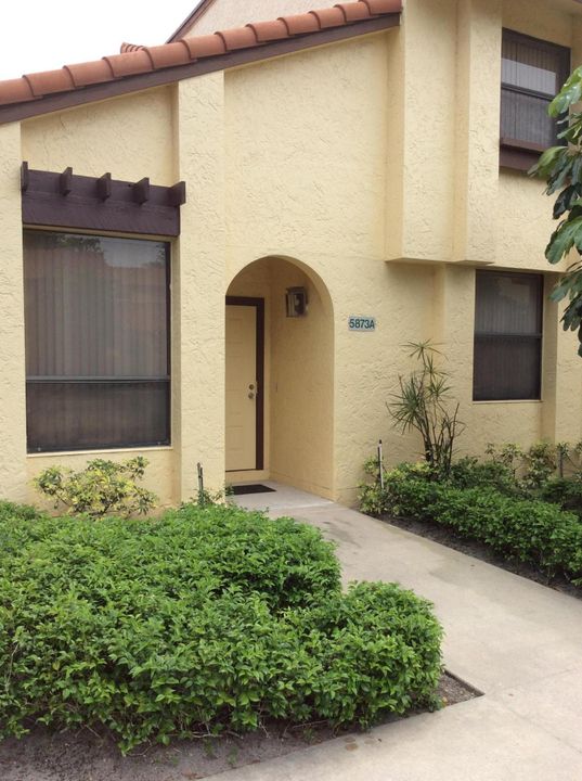 Recently Sold: $245,900 (2 beds, 2 baths, 1118 Square Feet)