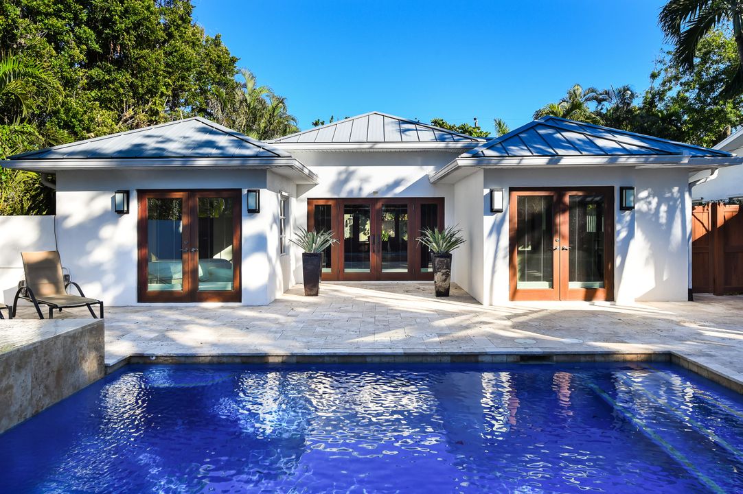 Vendido Recientemente: $839,000 (3 camas, 2 baños, 1574 Pies cuadrados)