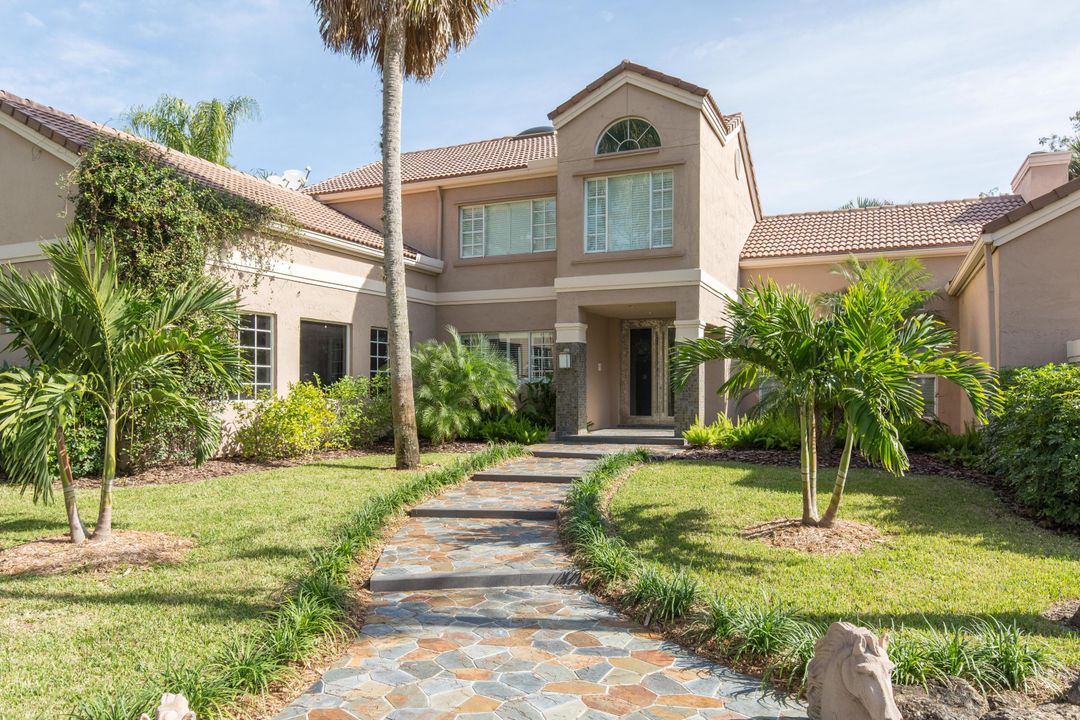 Vendido Recientemente: $1,495,000 (4 camas, 4 baños, 3948 Pies cuadrados)