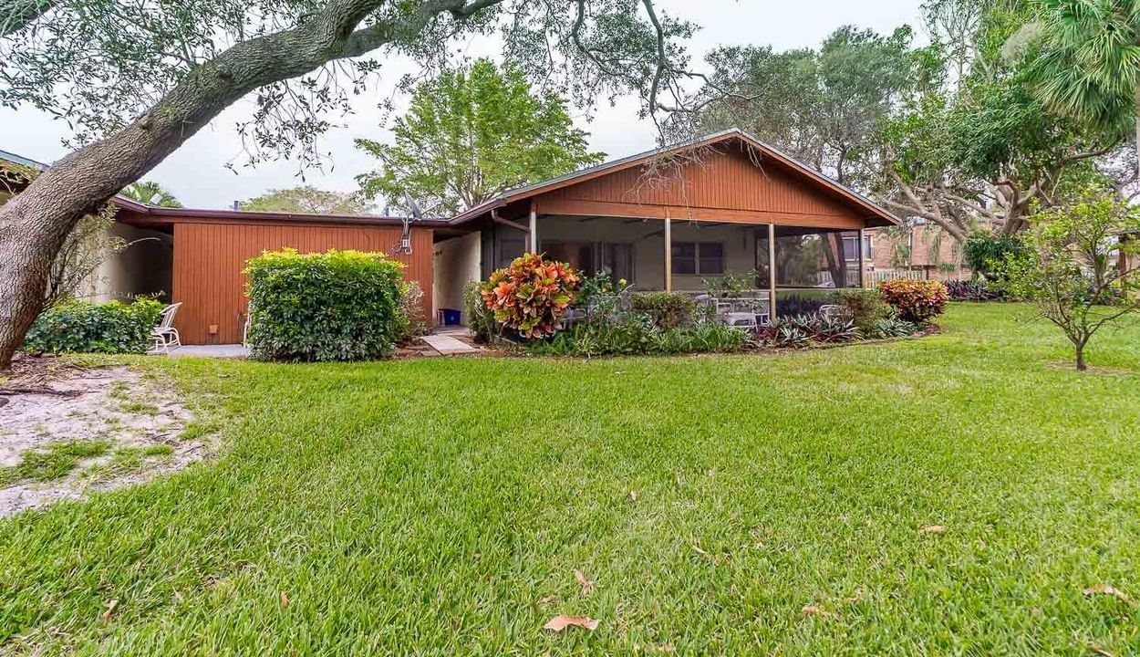 Recently Sold: $157,000 (2 beds, 2 baths, 1408 Square Feet)