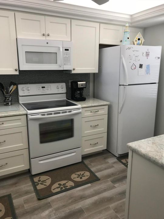 Recently Rented: $3,000 (2 beds, 2 baths, 1162 Square Feet)