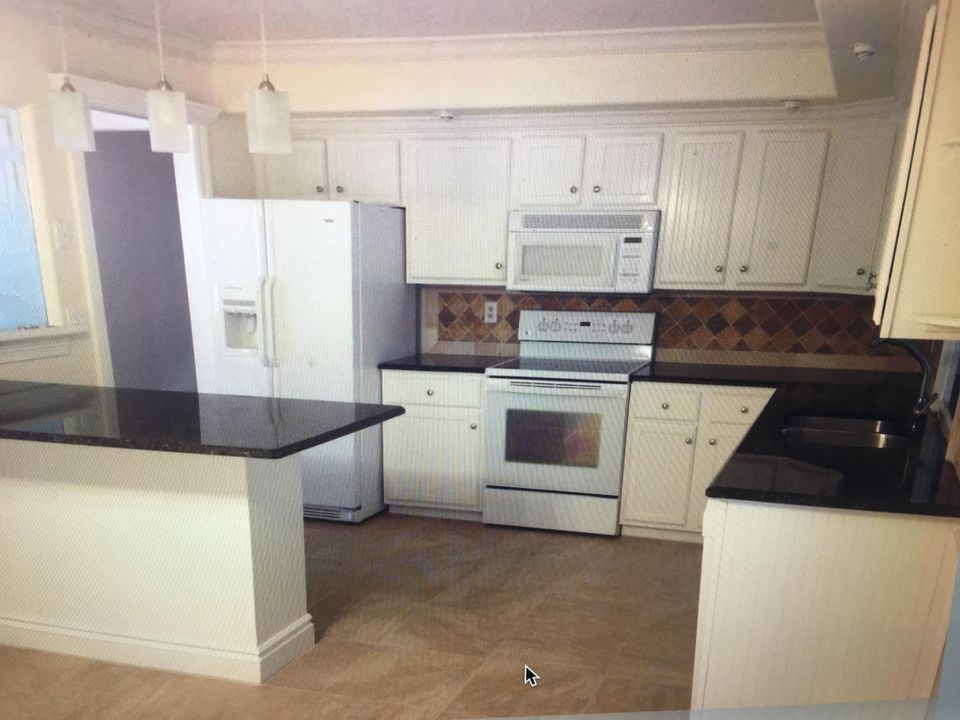 Recientemente alquilado: $1,500 (2 camas, 2 baños, 1134 Pies cuadrados)