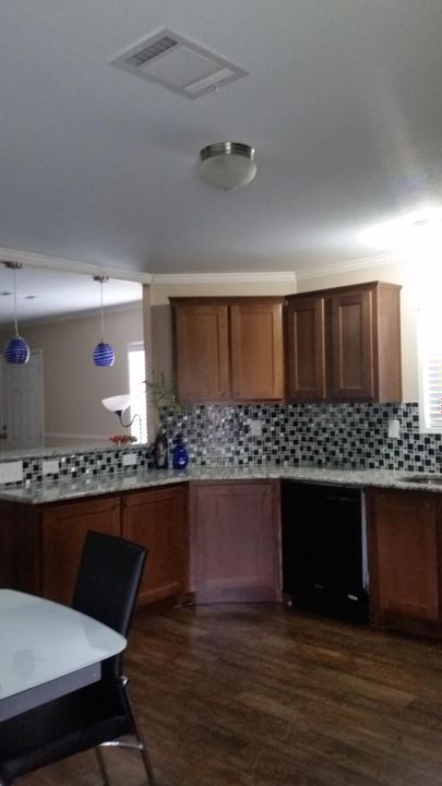 Vendido Recientemente: $64,599 (3 camas, 2 baños, 1216 Pies cuadrados)