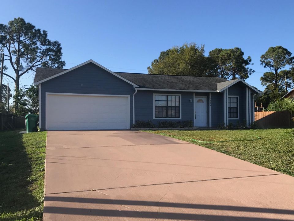 Recently Sold: $179,900 (3 beds, 2 baths, 1184 Square Feet)