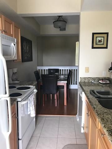 Recently Rented: $1,395 (1 beds, 1 baths, 900 Square Feet)