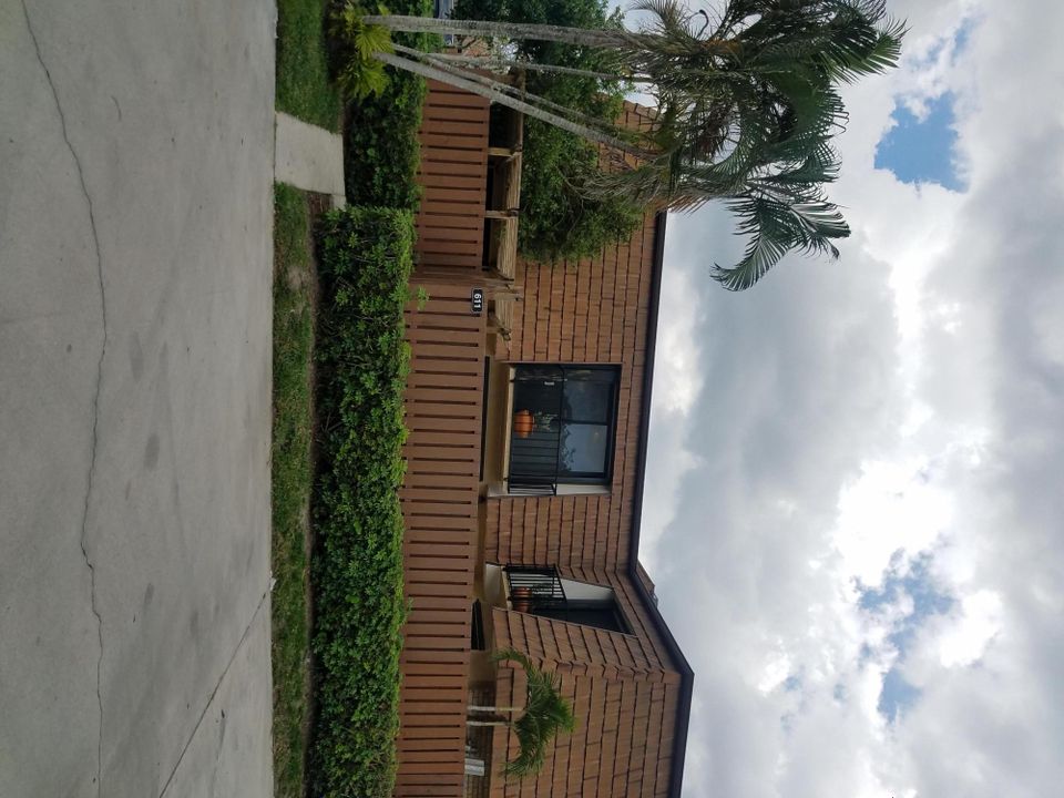 Недавно продано: $212,000 (3 спален, 3 ванн, 1488 Квадратных фут)