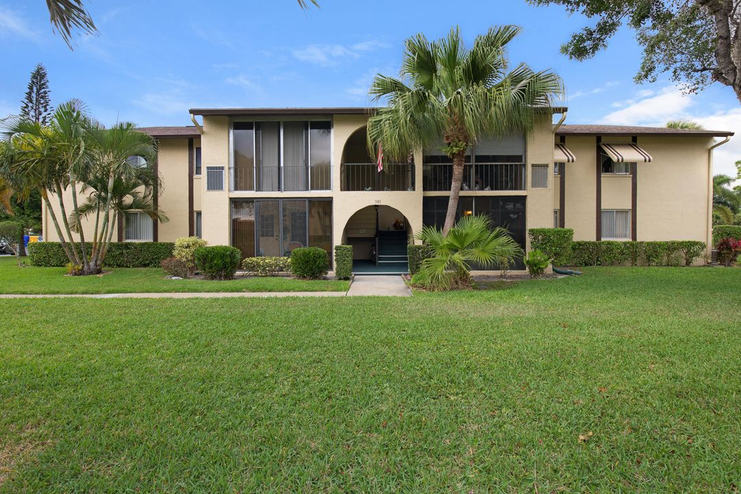 最近售出: $69,000 (2 贝兹, 1 浴室, 935 平方英尺)