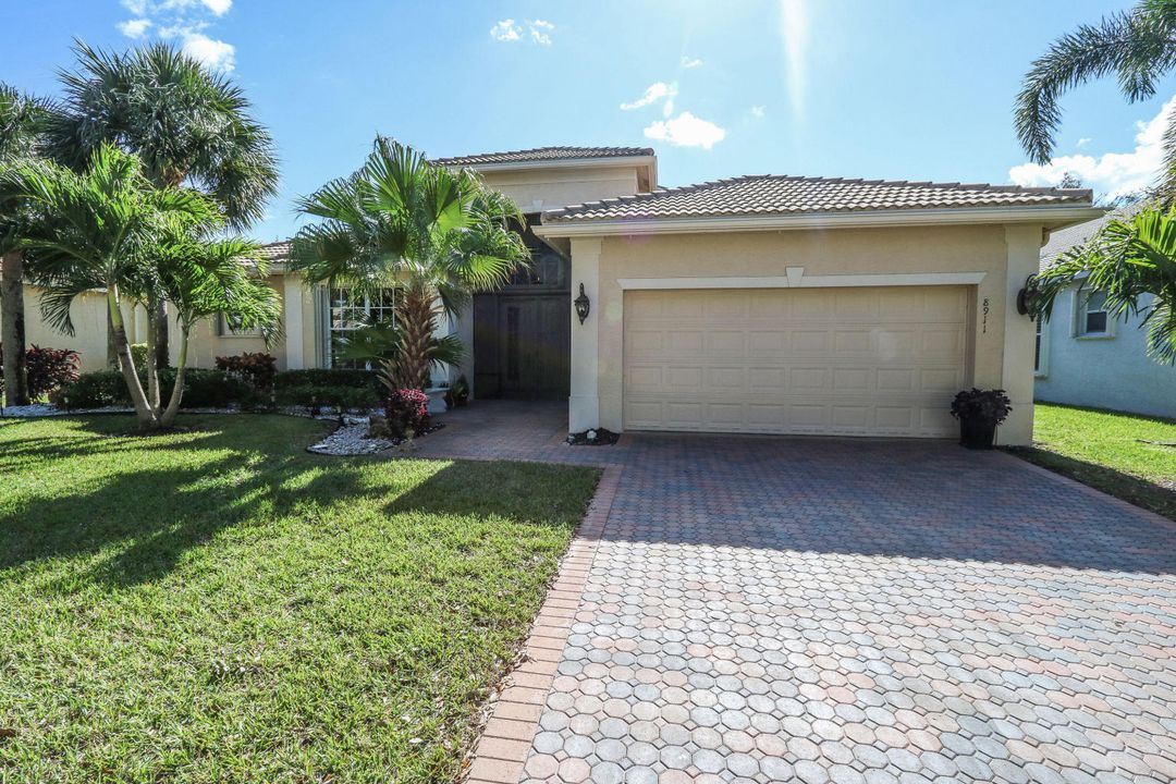 最近租的: $2,800 (3 贝兹, 2 浴室, 2427 平方英尺)