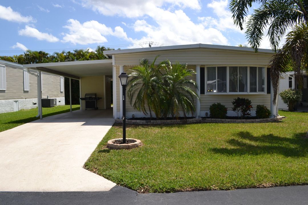 最近售出: $115,000 (2 贝兹, 2 浴室, 1056 平方英尺)