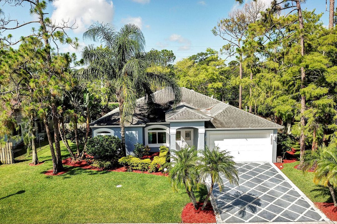 Recently Sold: $364,900 (3 beds, 3 baths, 1975 Square Feet)