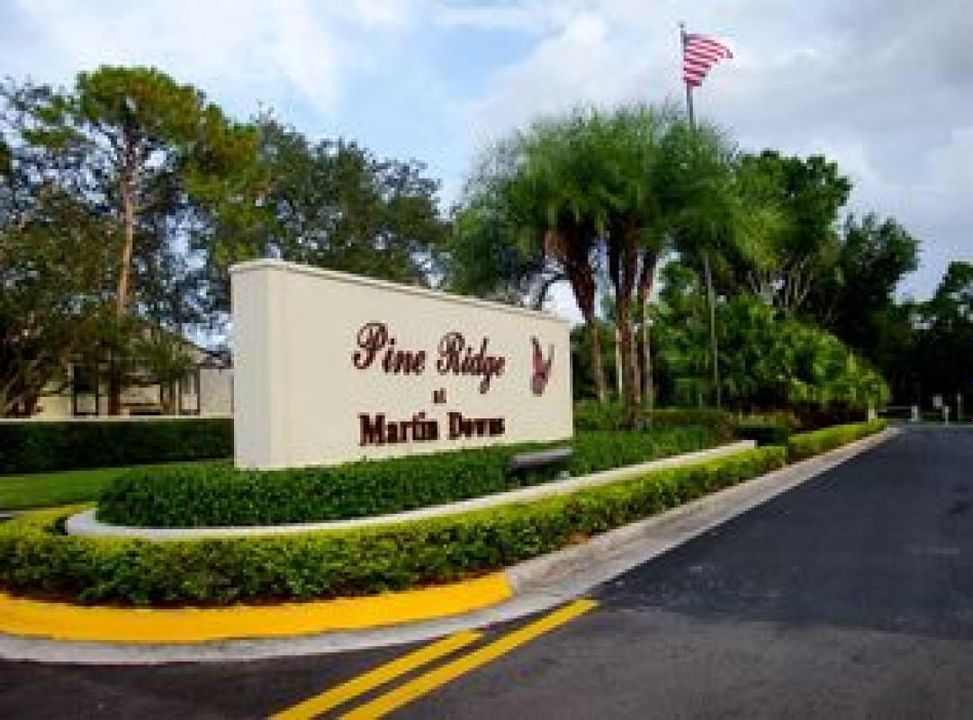 Недавно продано: $129,999 (2 спален, 2 ванн, 1111 Квадратных фут)