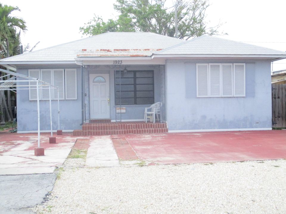 Recently Sold: $420,000 (2 beds, 2 baths, 1751 Square Feet)