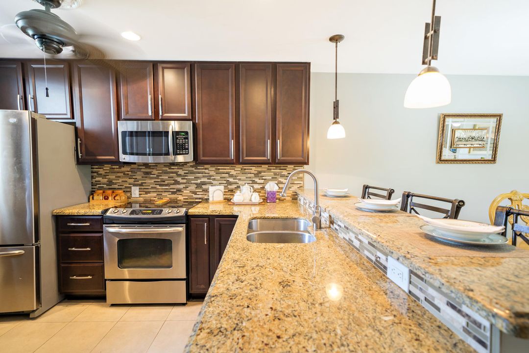 最近售出: $135,000 (2 贝兹, 2 浴室, 1050 平方英尺)