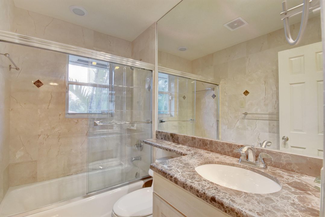 Недавно арендовано: $5,950 (4 спален, 3 ванн, 2361 Квадратных фут)
