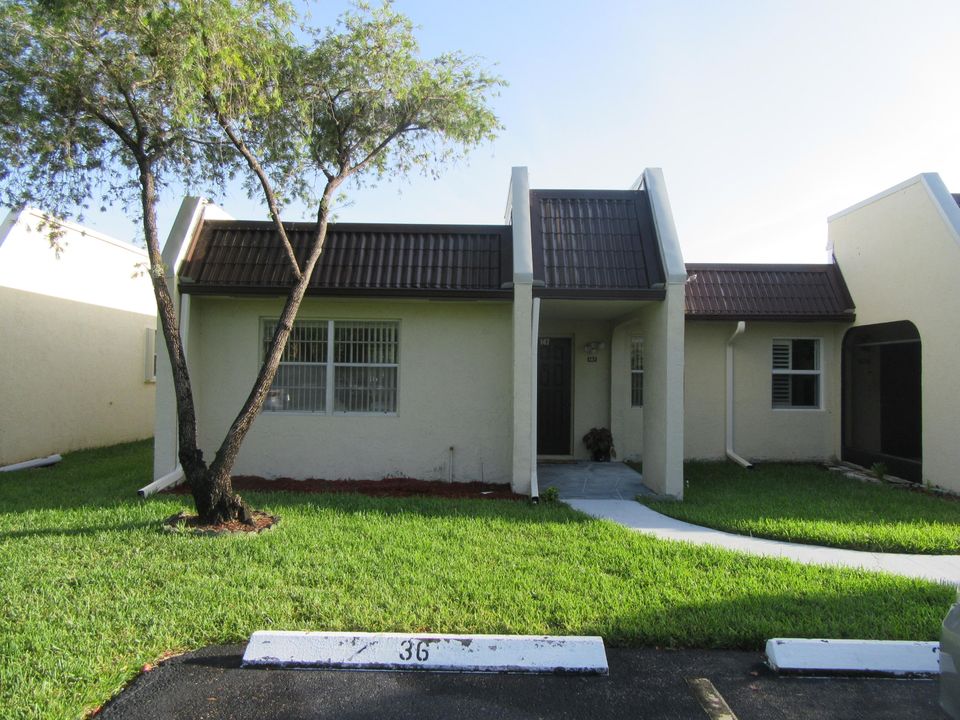 Recently Sold: $89,900 (2 beds, 2 baths, 1009 Square Feet)