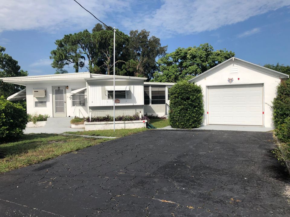 Recently Sold: $68,500 (3 beds, 1 baths, 1048 Square Feet)