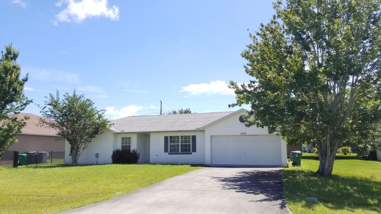 Недавно продано: $159,900 (3 спален, 2 ванн, 1088 Квадратных фут)