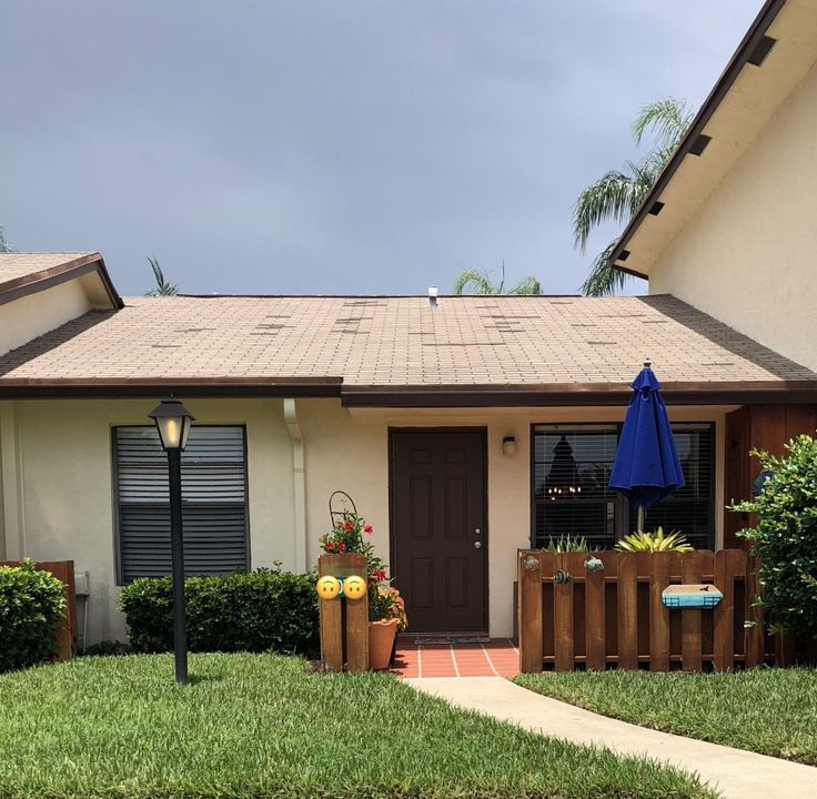 Active With Contract: $2,200 (2 beds, 2 baths, 1026 Square Feet)
