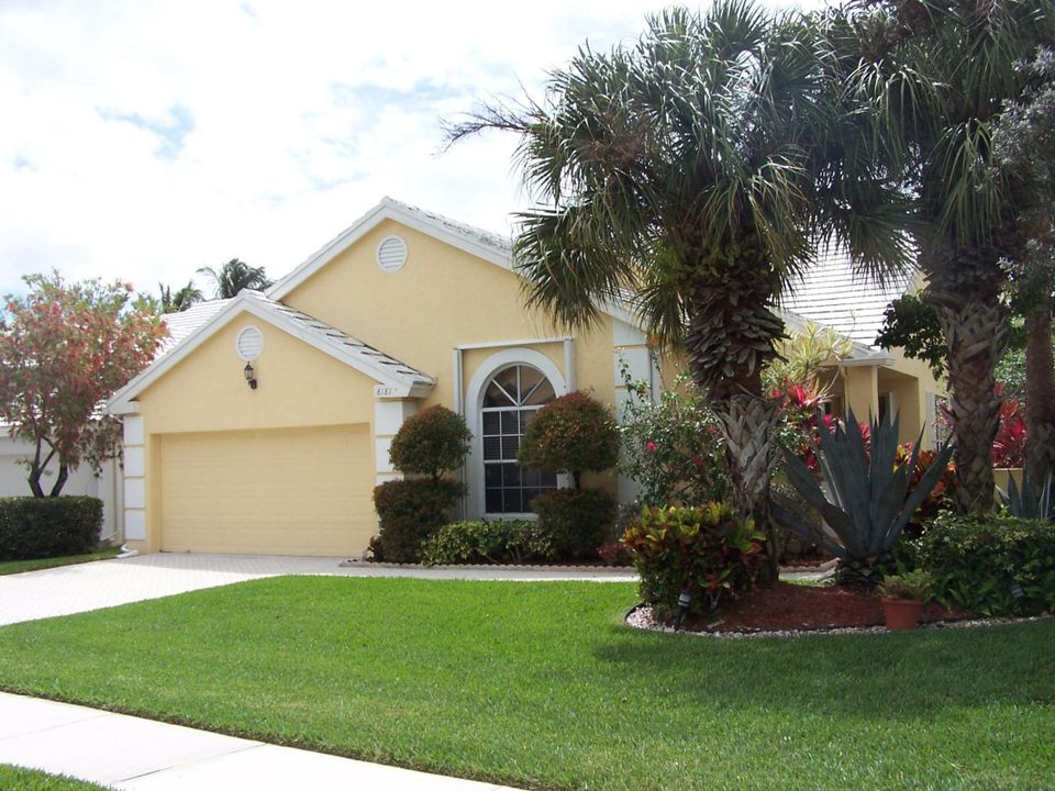 Recently Rented: $2,595 (3 beds, 2 baths, 2042 Square Feet)