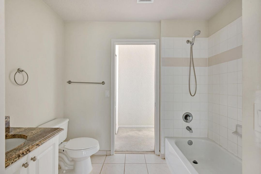 最近售出: $239,900 (2 贝兹, 2 浴室, 1403 平方英尺)