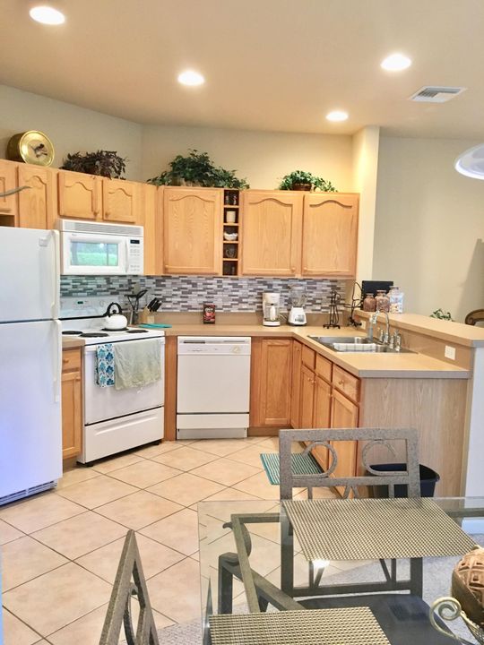 Recently Rented: $3,300 (2 beds, 2 baths, 1312 Square Feet)