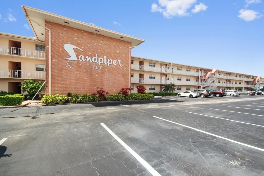 Недавно продано: $174,900 (2 спален, 2 ванн, 997 Квадратных фут)