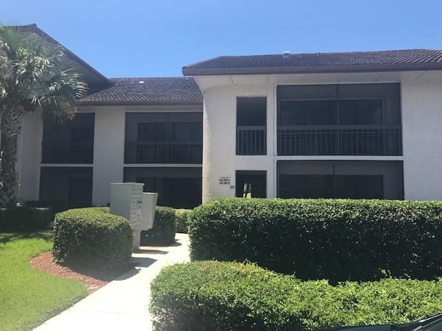 Vendido Recientemente: $127,900 (2 camas, 2 baños, 1417 Pies cuadrados)