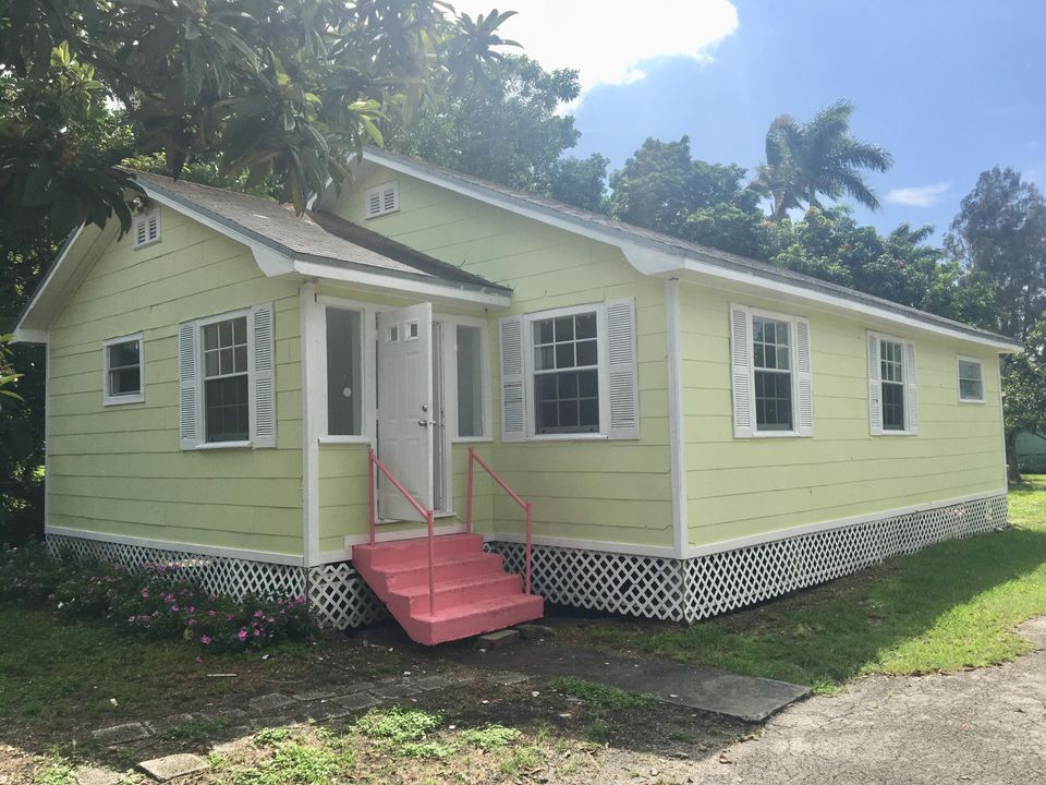 Recently Sold: $85,000 (3 beds, 1 baths, 1328 Square Feet)