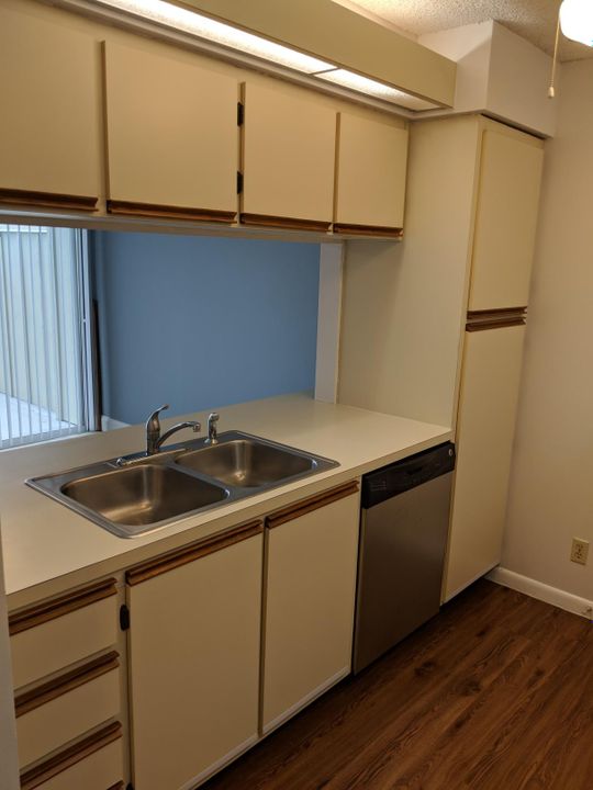 Recently Rented: $1,595 (2 beds, 2 baths, 1159 Square Feet)