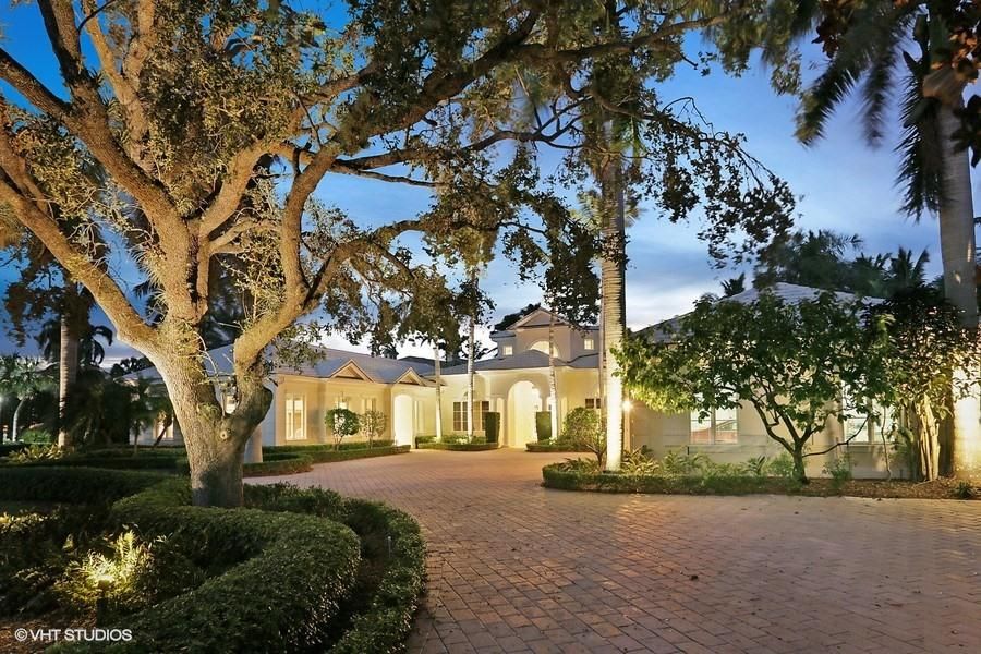 Recently Sold: $3,490,000 (4 beds, 4 baths, 6377 Square Feet)