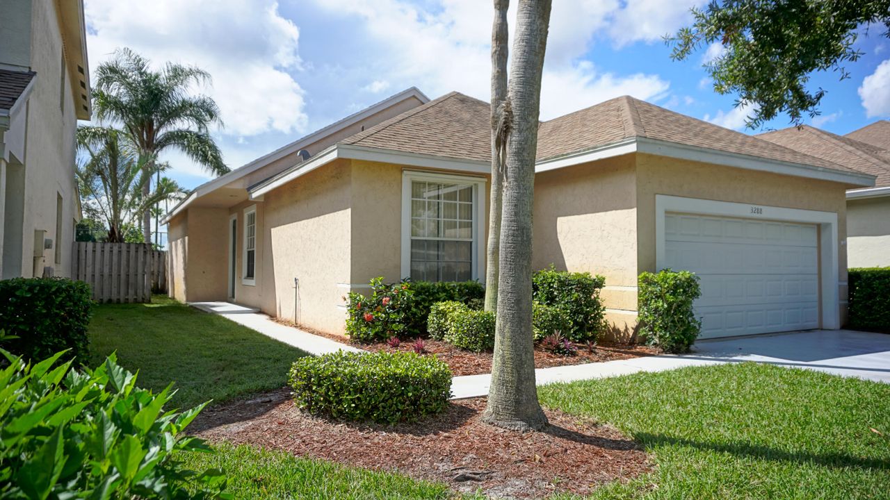 Recently Sold: $277,500 (3 beds, 2 baths, 1584 Square Feet)