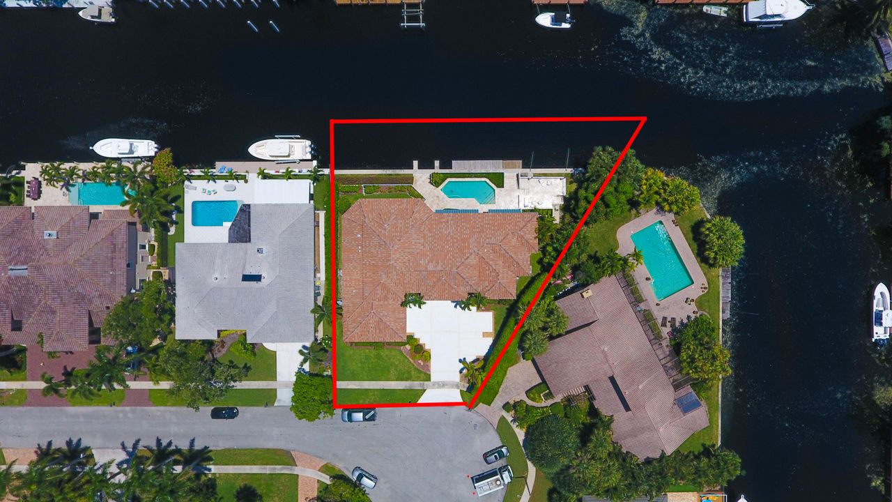 Recently Sold: $1,390,000 (5 beds, 4 baths, 4360 Square Feet)