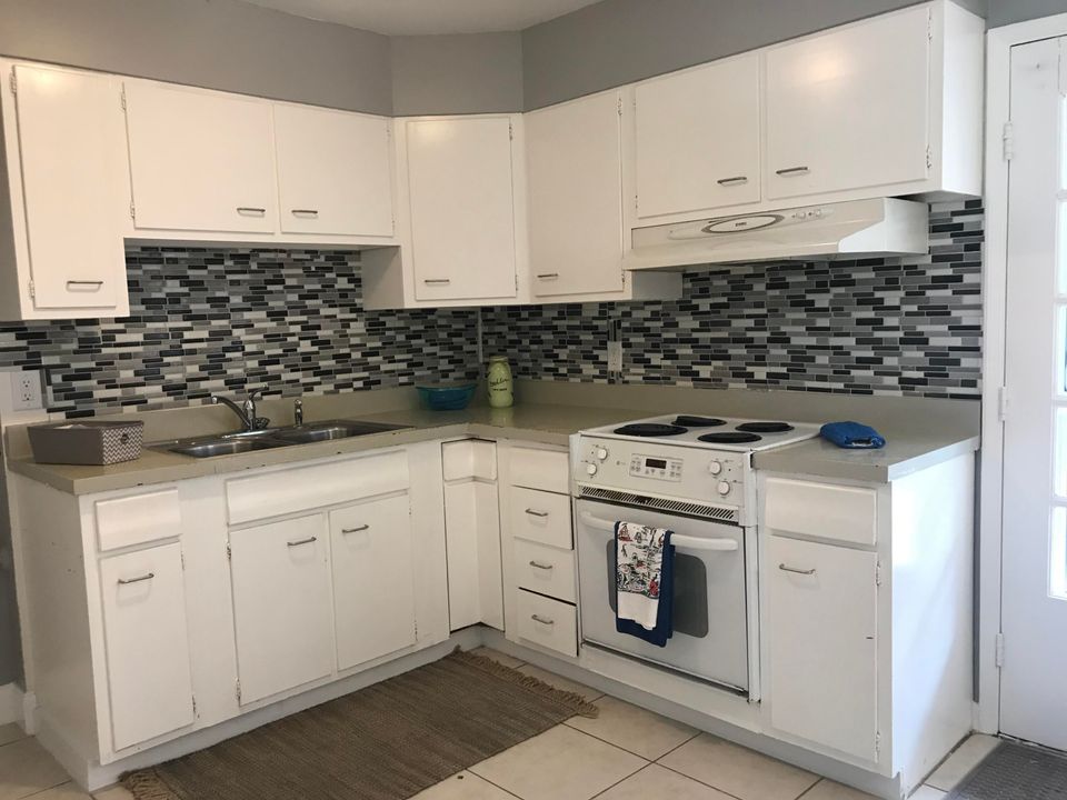 Recently Rented: $1,500 (2 beds, 1 baths, 1051 Square Feet)